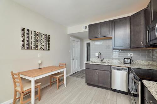 Apartamento Forest Park, Science Center, Bjc & Cwe Restaurants