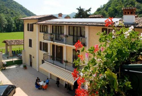 Bed & Breakfast Room In Agriturismo Rocca Dei Marchesi