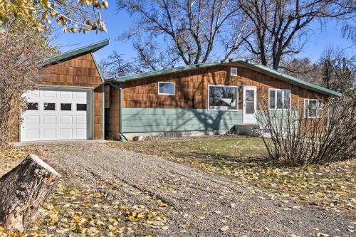Cozy Choteau Home With Fire Pit, Grill, Yard!