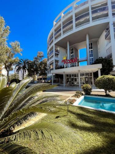 Apartamentos Royal