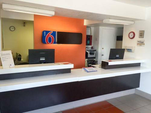 Motel 6 Ardmore