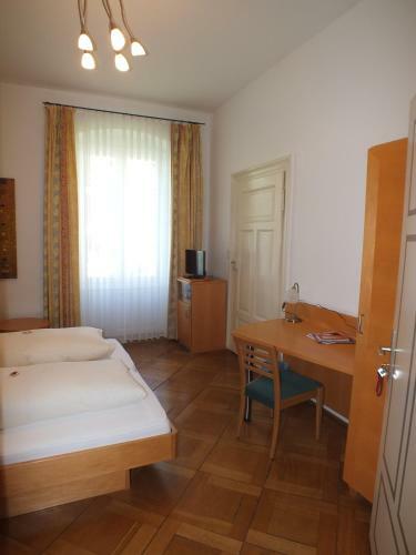 Hostal Alleehaus