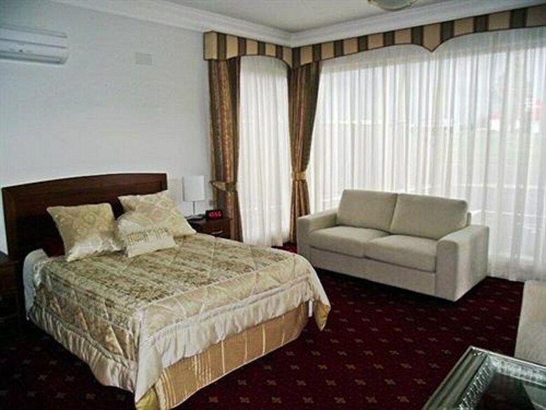 Motel 503 On Princes Drive