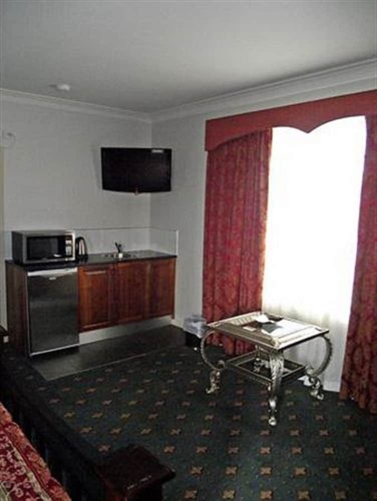 Motel 503 On Princes Drive