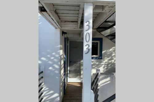 Apartamento 3 Bedroom Remoldeled Apt, 4 Blocks From Downtown