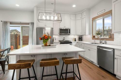 Bozeman Home Base With River Access And Firepit