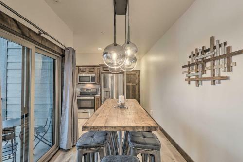 Apartamento Sleek Columbia Falls Condo Centrally Located