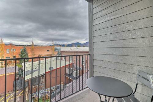 Apartamento Sleek Columbia Falls Condo Centrally Located