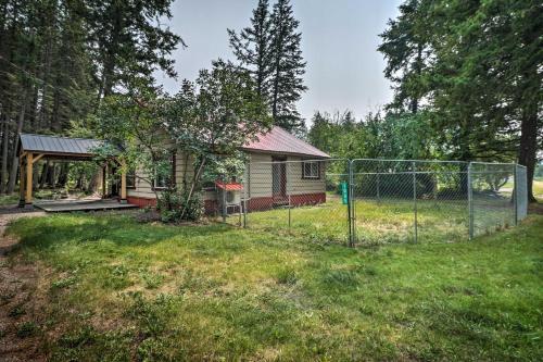 Cozy Abode With Views - 2 Mi To Teakettle River!