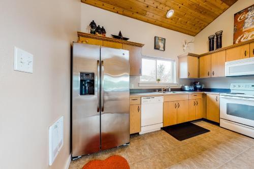 Firelight Chalet 94