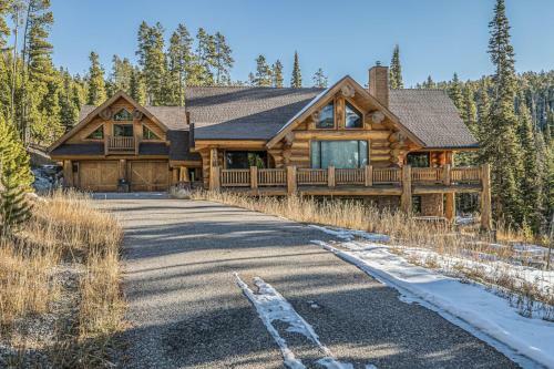 Moon Rider Ski Chalet