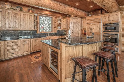 Moon Rider Ski Chalet