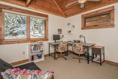 Moon Rider Ski Chalet