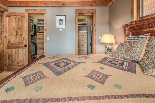 Moon Rider Ski Chalet