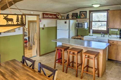 Emigrant Cabin On 10 Acres With Bbq And Peaceful Views!