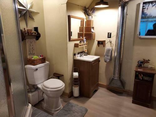 Apartamento Swan Mountain View-private Basement Suite/10 Acres
