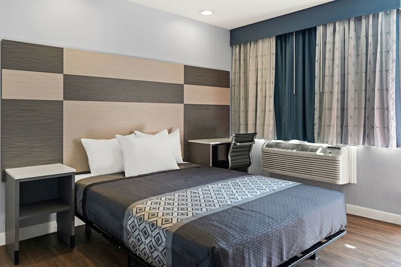 Motel Bay Breeze Inn