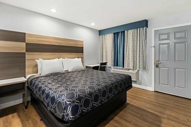 Motel Bay Breeze Inn