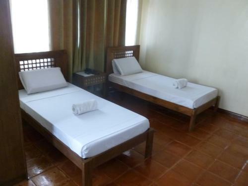 Hostal Makabata Guesthouse