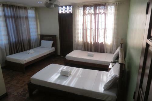 Hostal Makabata Guesthouse