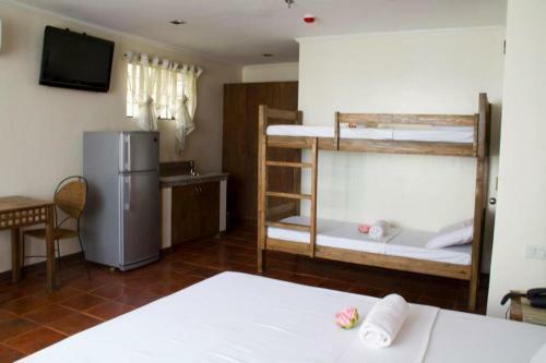 Hostal Makabata Guesthouse