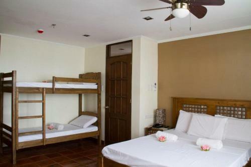 Hostal Makabata Guesthouse