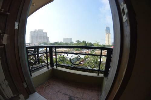 Hostal Makabata Guesthouse