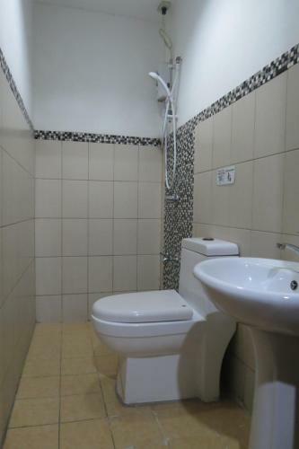 Hostal Makabata Guesthouse