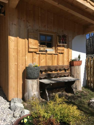 Exklusiv - Neu Renoviertes Apartment Mit Terrasse