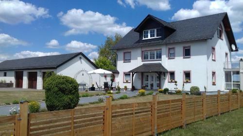 Bed & Breakfast Pension K�lzer