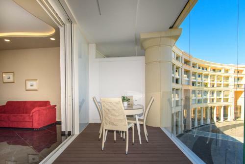 Apartamento Mareluna Crescent - Luxury Seafront Experience