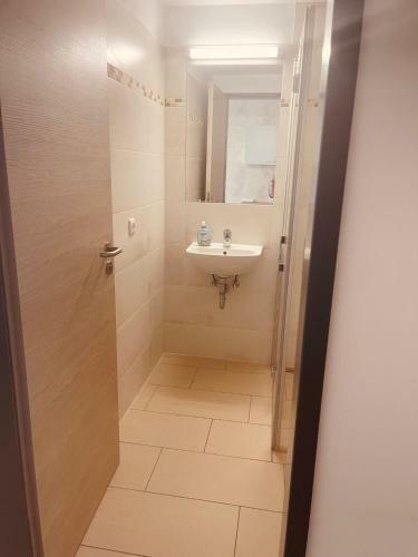 Doppelzimmer Mit Dusche Und Minik�che