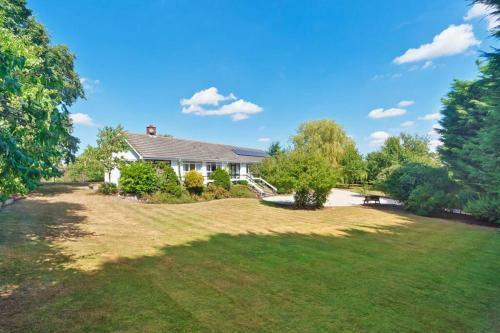 5 Bedroom Country Retreat: Home Counties