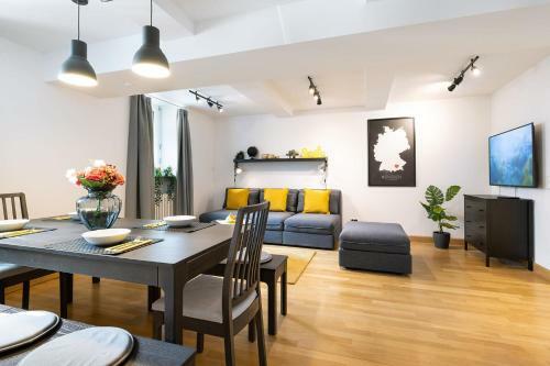 Marienplatz Apartment 2 Bedrooms Living Room Kitchen