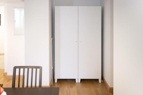 Marienplatz Apartment 2 Bedrooms Living Room Kitchen