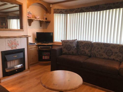 Spacious Caravan With Dg, Ch & Veranda