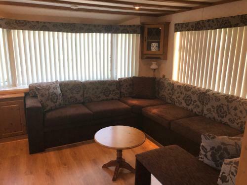 Spacious Caravan With Dg, Ch & Veranda