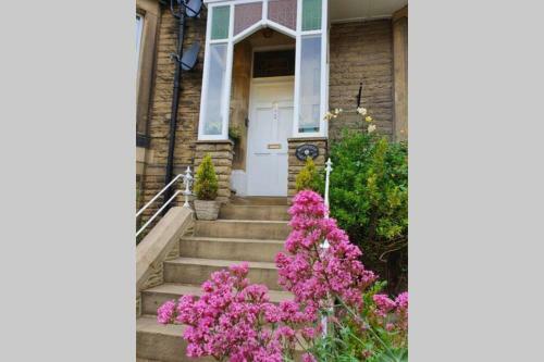 Westfield House - Characterful 7 Bedroom Townhouse