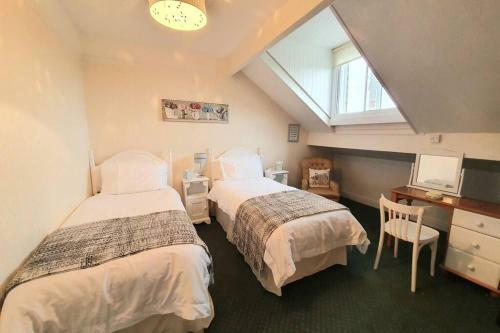 Westfield House - Characterful 7 Bedroom Townhouse