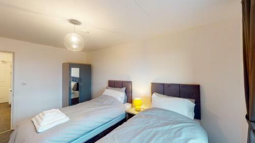 Brand New 1 Bedroom Apartment With Parking