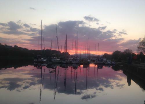 Yacht Highwayman
