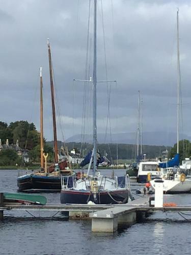 Yacht Highwayman