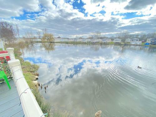 Lakeside Terrace