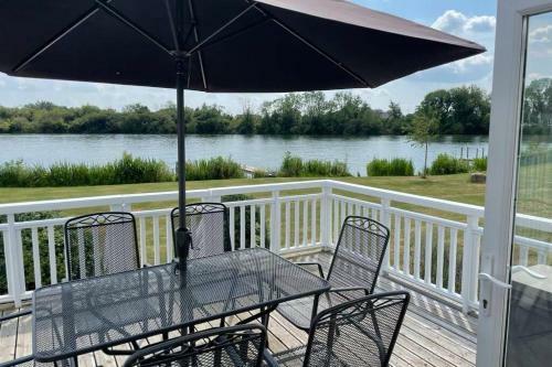 The Cotswolds Lakeside - Kinsale Lodge,spring Lake