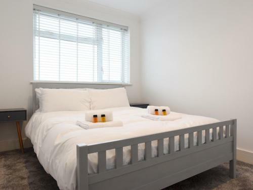 Pass The Keys Amazing Views High End Beachfront 3bed Sleeps 7