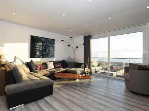 Pass The Keys Amazing Views High End Beachfront 3bed Sleeps 7