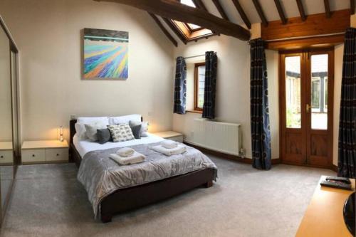 Wow! Unique And Pretty Barn With Hot Tub, Enclosed Courtyard.