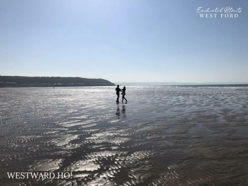Enchanted Retreats At West Ford Devon
