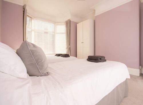 See "dwellcome Home Ltd" South Shields Seaside 2 Double Bedroom Apartment