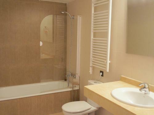 Lets Holidays Apartment Pool & Parking